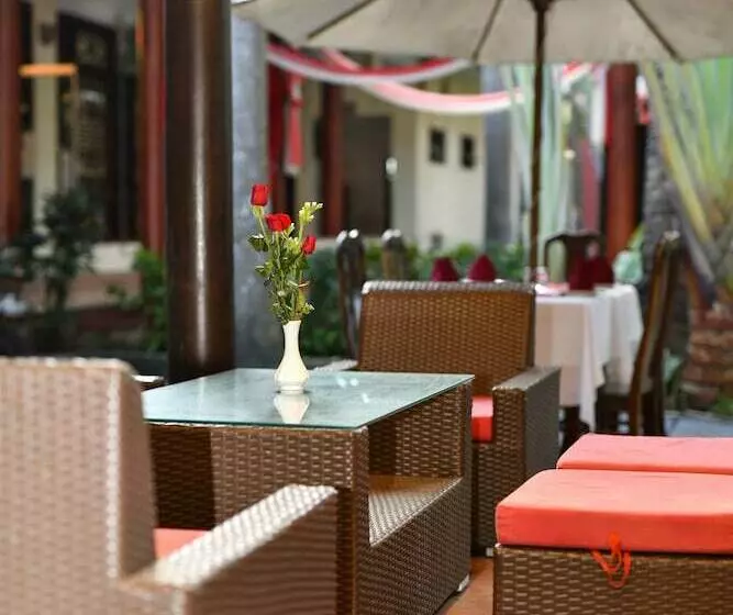 اتاق لوکس با بالکن, Bach Dang Hoi An