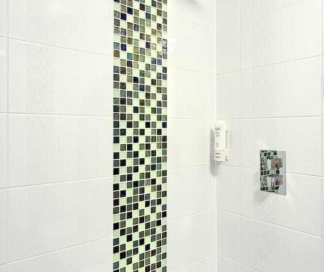 スタンダードルーム, Kents Hill Park Training & Conference Centre