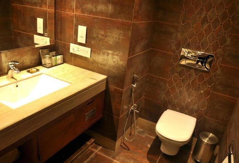 اتاق لوکس, Marina Shimla First Designer Boutique