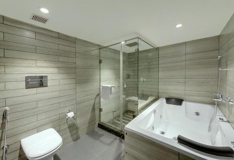 سوییت, Marina Shimla First Designer Boutique