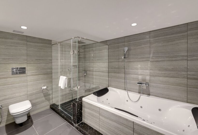 سوییت, Marina Shimla First Designer Boutique