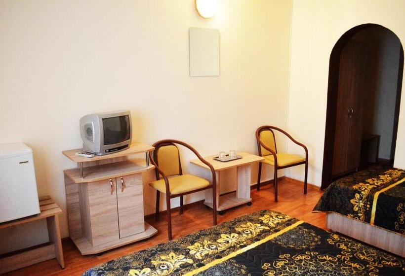 スタンダードトリプルルーム, Orizont Suceava