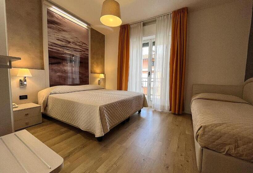 Номер Стандарт Трехместный, Regina