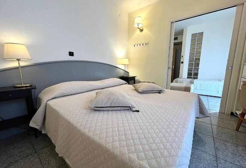 Четырехместный Номер Стандарт, Regina