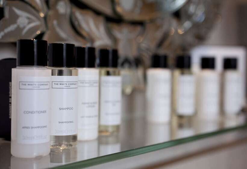 غرفة قياسية لذوى الاحتياجات الخاصة, Vanbrugh House