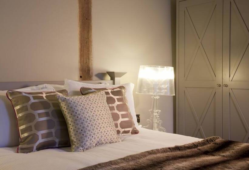 غرفة قياسية, Vanbrugh House