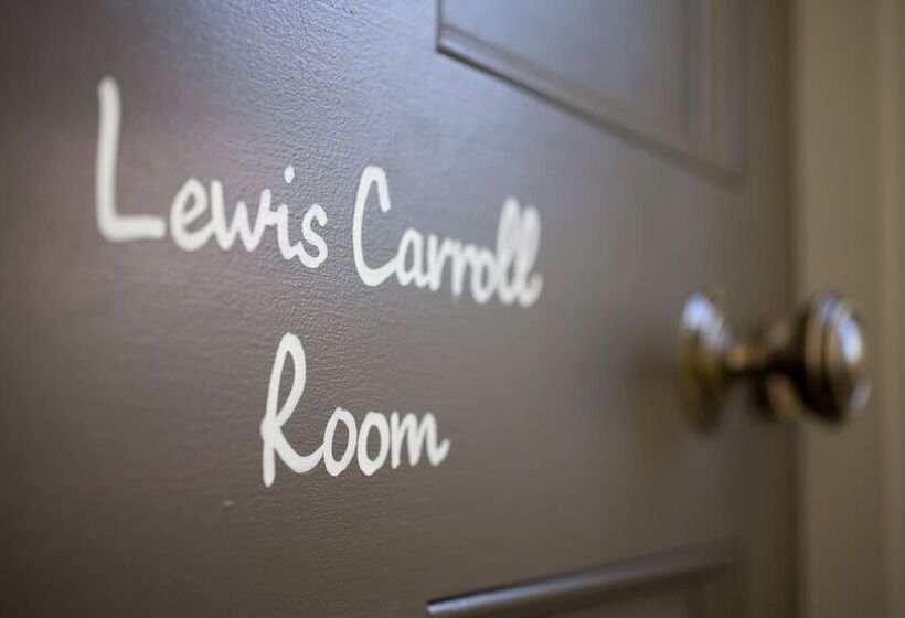 غرفة سوبيريور, Vanbrugh House