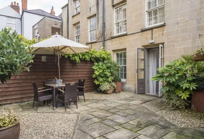 سوئیت پریمیوم, Vanbrugh House