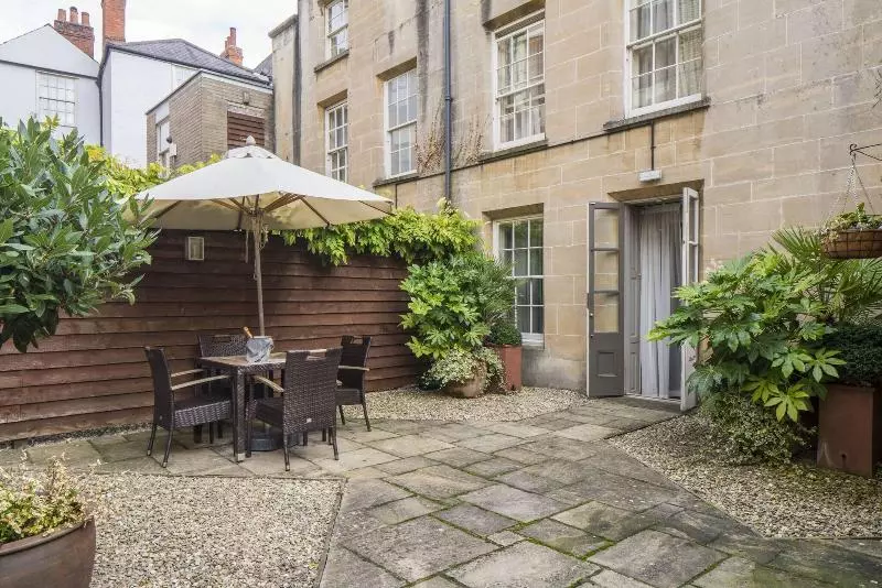سوئیت پریمیوم, Vanbrugh House