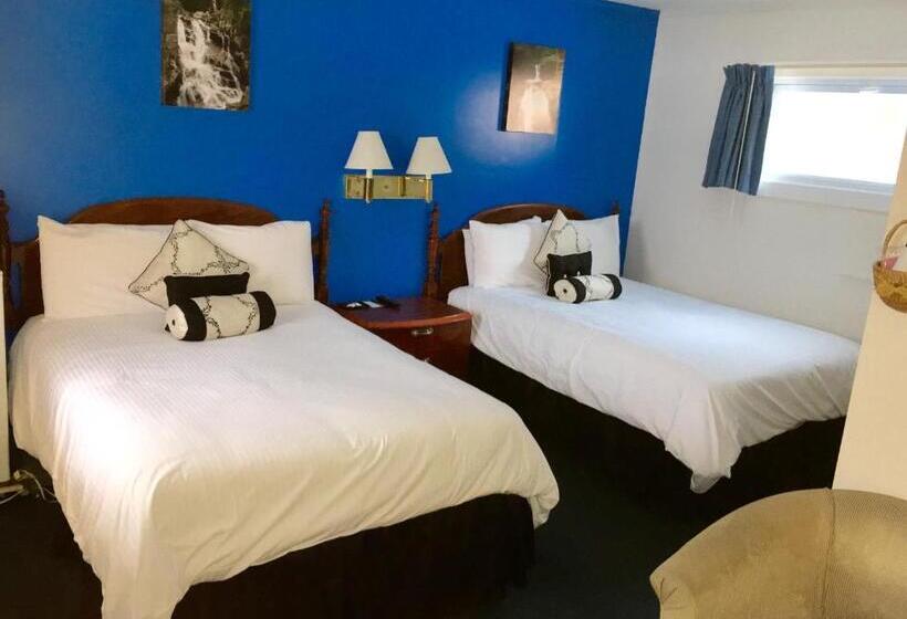 Номер Стандарт 2 Двуспальные Кровати, Saco River Motor Lodge & Suites