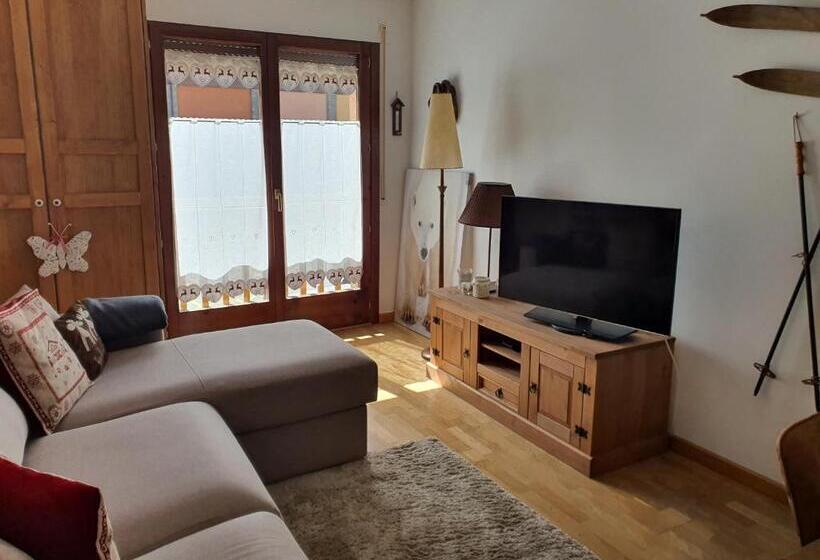 آپارتمان 1 خوابه, Es Còves