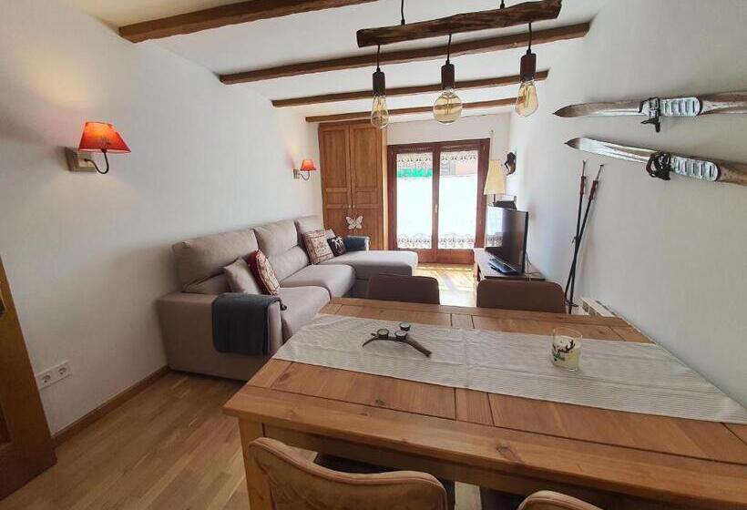 آپارتمان 1 خوابه, Es Còves