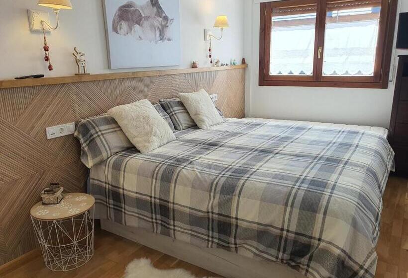 آپارتمان 1 خوابه, Es Còves