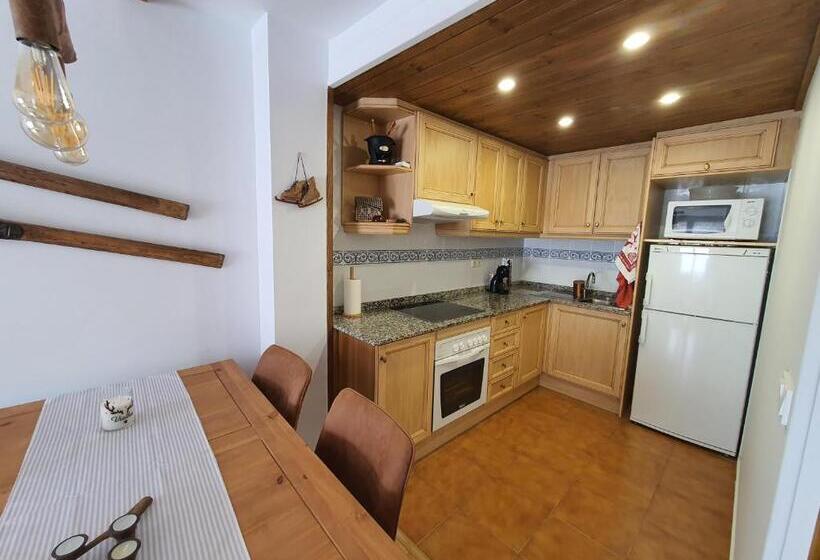 آپارتمان 1 خوابه, Es Còves