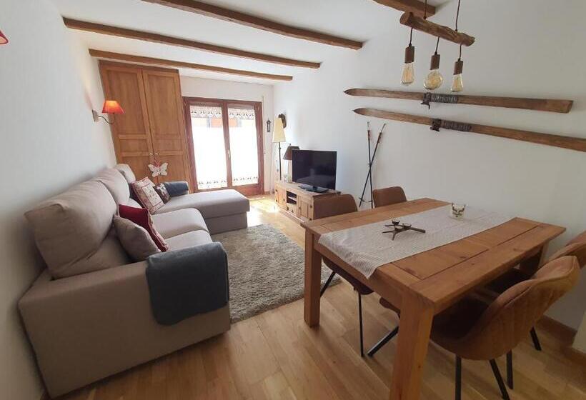 آپارتمان 1 خوابه, Es Còves