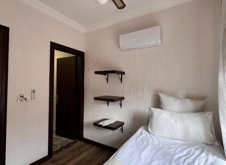 اتاق استاندارد یک نفره, Villa Citronella Boutique