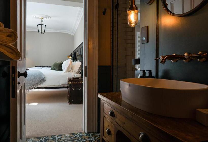 סוויטת 2 חדרי שינה, Regency House