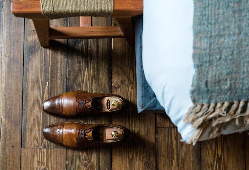 דירת חדר, Regency House