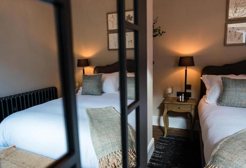 דירת חדר, Regency House