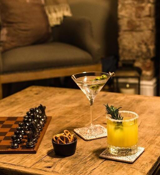 סוויטת דופלקס, Regency House