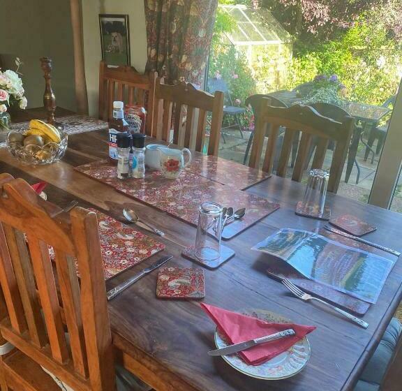 اتاق استاندارد با چشمانداز دریاچه, Twenty