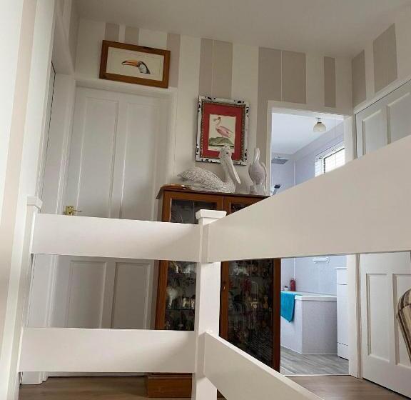 اتاق استاندارد با چشمانداز دریاچه, Twenty