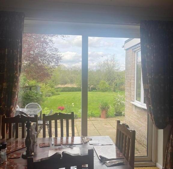 اتاق استاندارد با چشمانداز دریاچه, Twenty