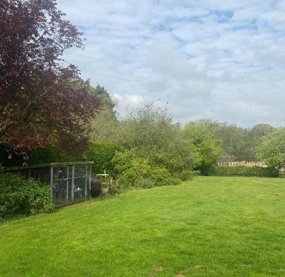 اتاق استاندارد با چشمانداز دریاچه, Twenty