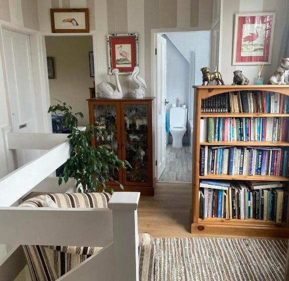 اتاق استاندارد با سرویس بهداشتی مشترک, Twenty