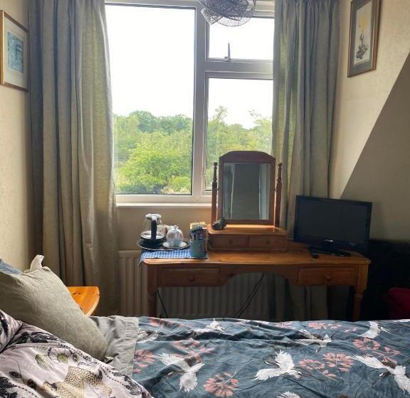 اتاق استاندارد با سرویس بهداشتی مشترک, Twenty