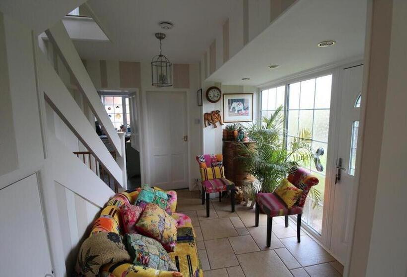 اتاق استاندارد با چشمانداز دریاچه, Twenty