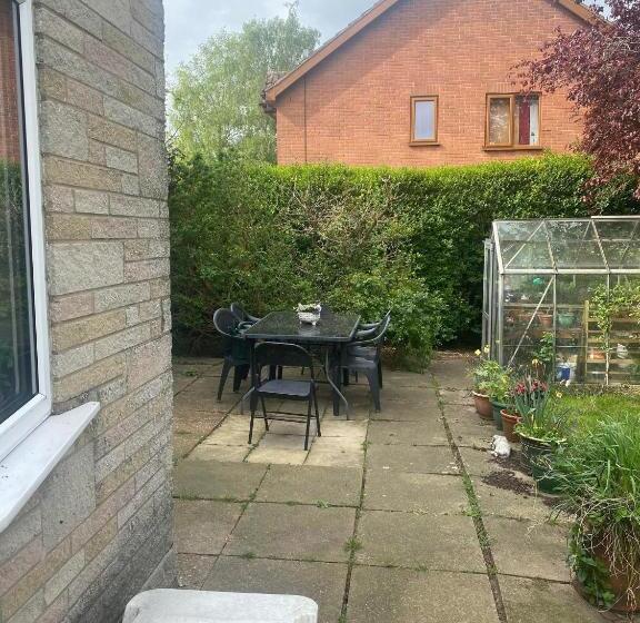 اتاق استاندارد با چشمانداز دریاچه, Twenty