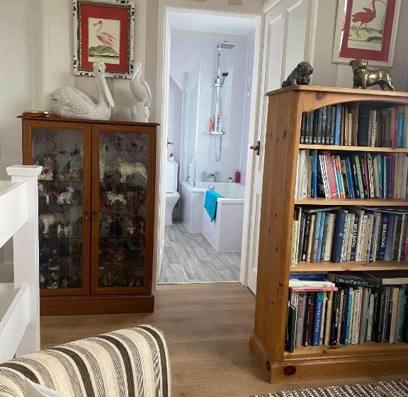 اتاق استاندارد با سرویس بهداشتی مشترک, Twenty