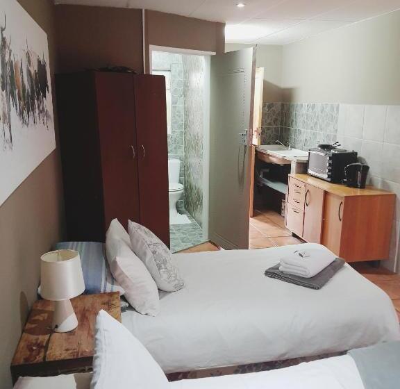 Трехместный Номер Комфорт, Ay Jay S Guesthouse
