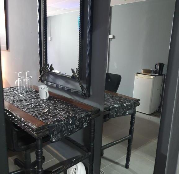 Люкс Повышенной Комфортности, Ay Jay S Guesthouse
