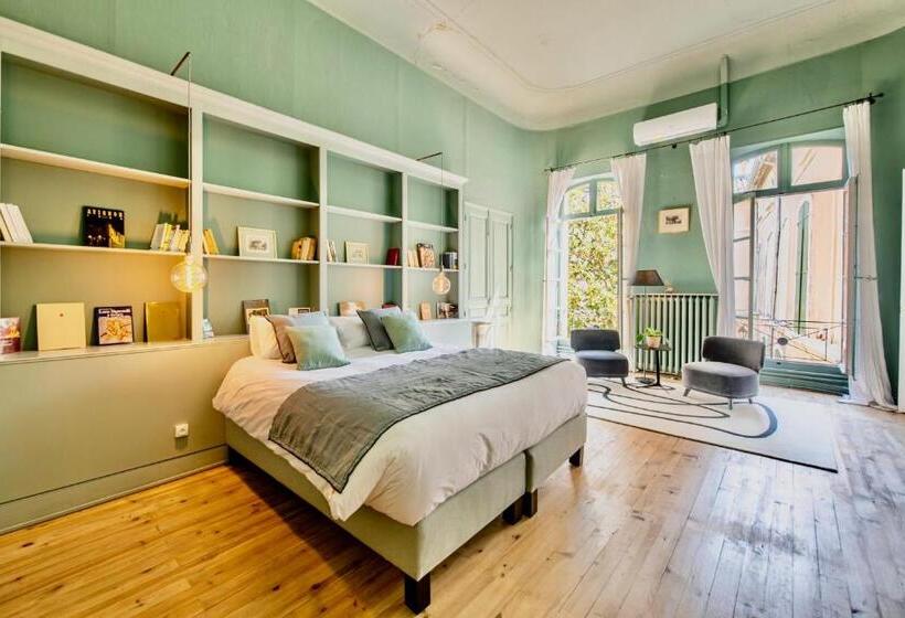 سوئیت با تخت بزرگ, La Chapelle Sur La Sorgue