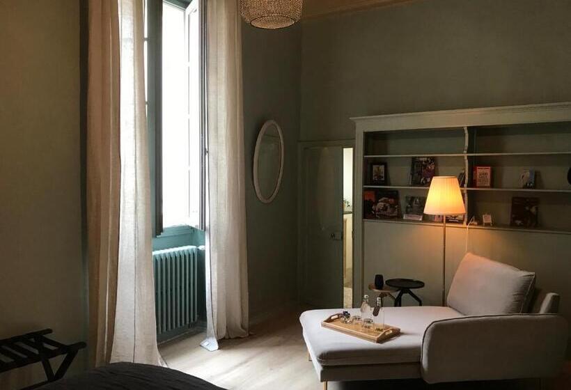 スタンダードシティビュールーム, La Chapelle Sur La Sorgue