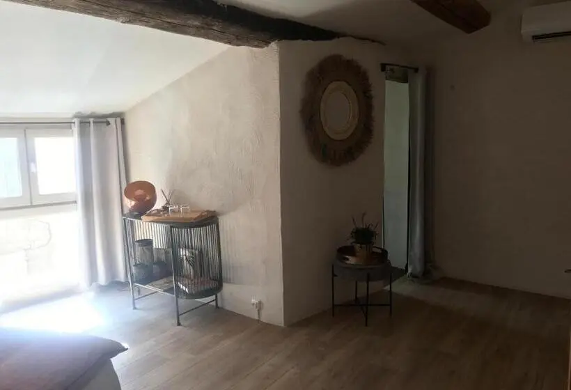 اتاق استاندارد با چشم‌انداز شهر, La Chapelle Sur La Sorgue