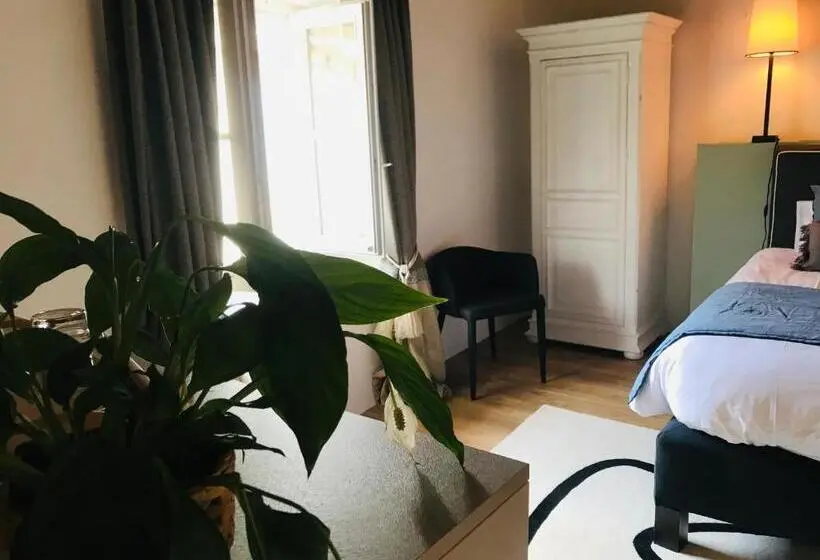 اتاق لوکس با چشم‌انداز شهر, La Chapelle Sur La Sorgue