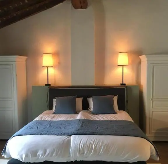 اتاق لوکس با چشم‌انداز شهر, La Chapelle Sur La Sorgue