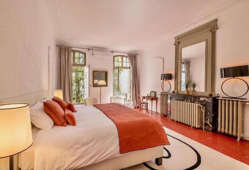 Deluxe Suite King Bed, La Chapelle Sur La Sorgue