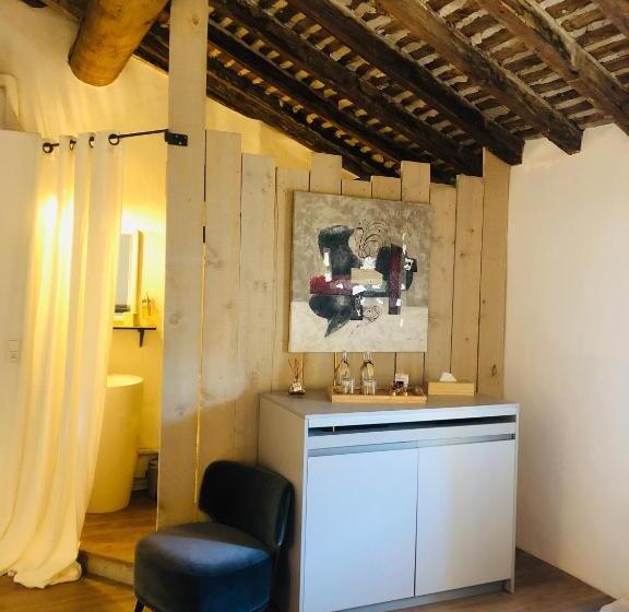Номер Deluxe Вид на Город, La Chapelle Sur La Sorgue