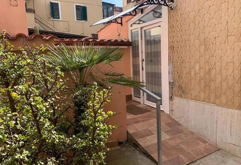 Deluxe Zimmer, Comforthouse Ladispoli