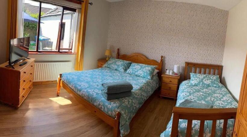 غرفة قياسية ثلاثية, Church View B&b