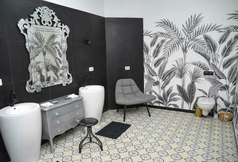 패밀리 룸, Dar Yomma