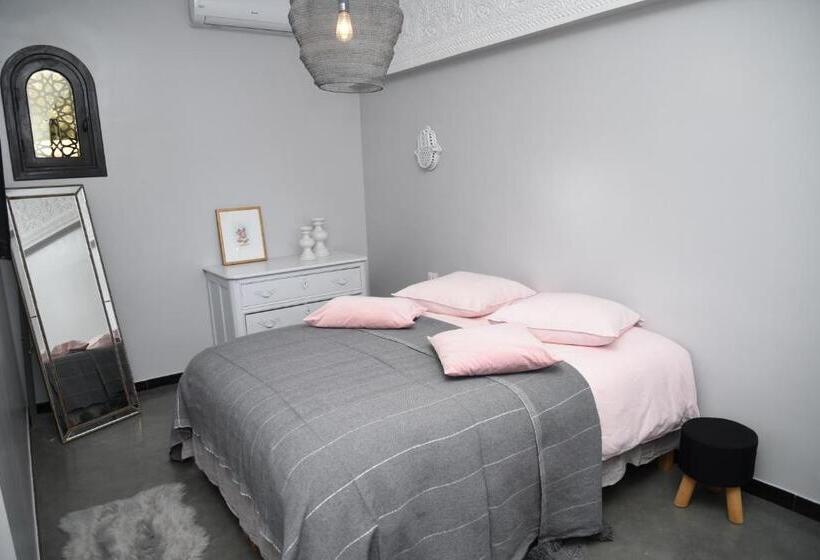 스탠다드 룸, Dar Yomma