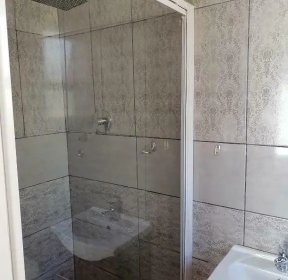 ファミリールーム, Franchise Benoni Guest House