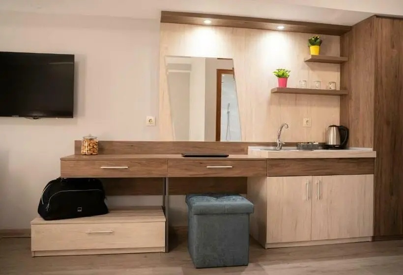 Standard Triple Room with Terrace, Guest House Velik