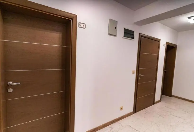 اتاق لوکس با بالکن, Guest House Velik