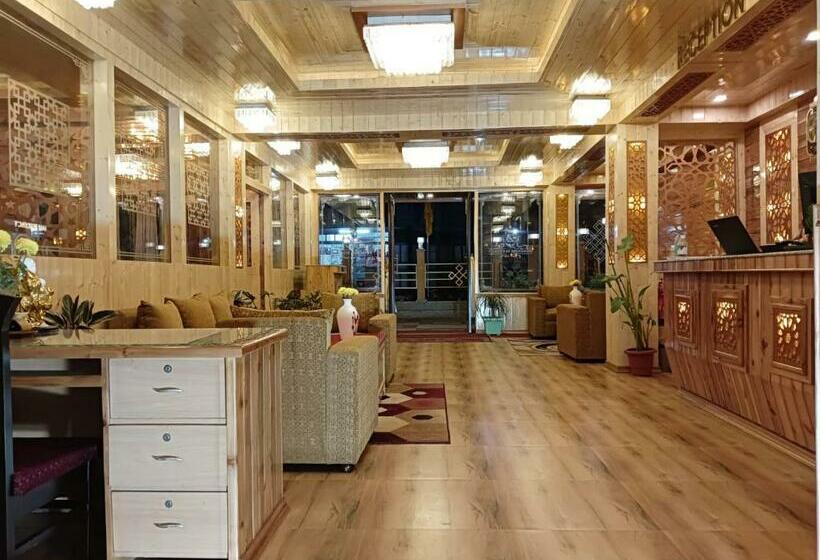 חדר דלוקס, Zingkham Residency